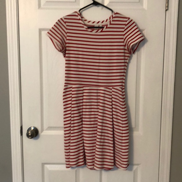 Fit and flare white and red striped dress - Picture 2 of 6